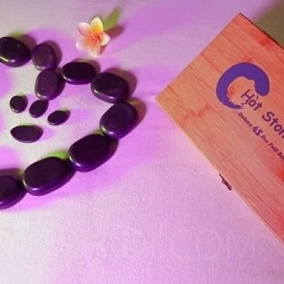 Charmante Wellness & Massage Therapeutin