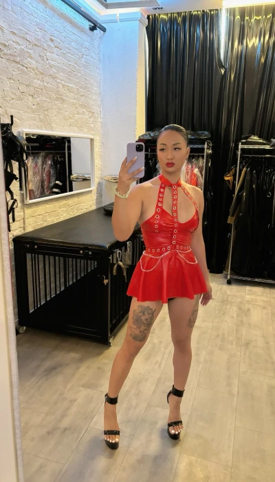 Domina_Isabelle