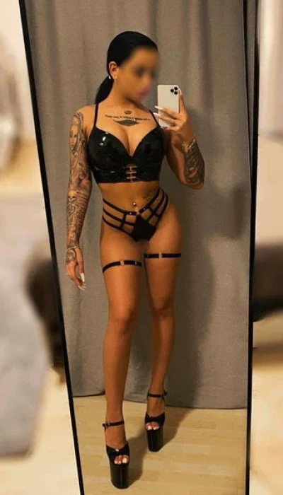 Hot Selina