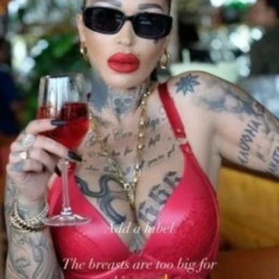 Domina Vicky