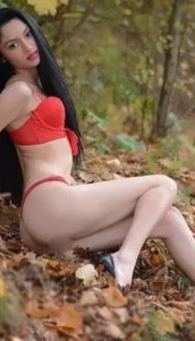 Skinny Sisy