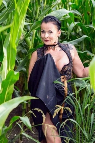 Deutsche Sonja - Sq**rt & DT Milf *Tel+Cam-Erotik*