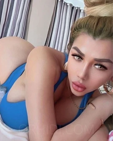 Naomi S*xbombe