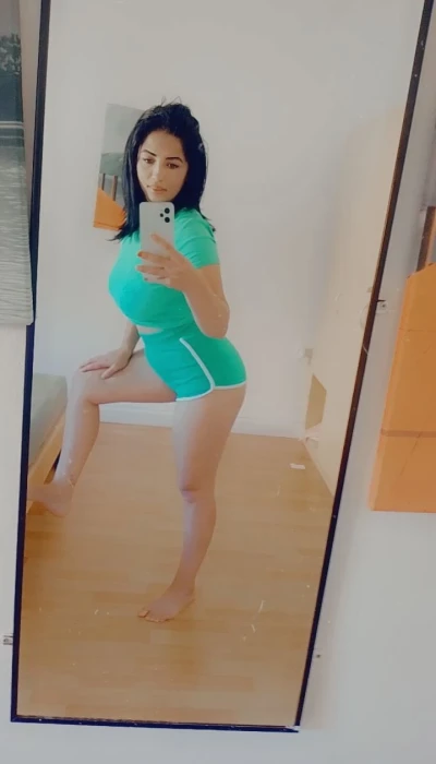 Gina Escort