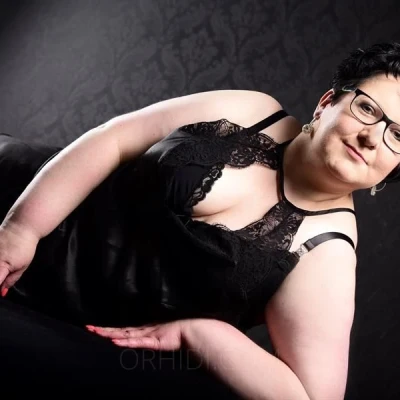 LILLY - DEUTSCHES PLUS SIZE MODELL