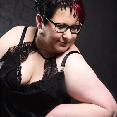 LILLY - DEUTSCHES PLUS SIZE MODELL