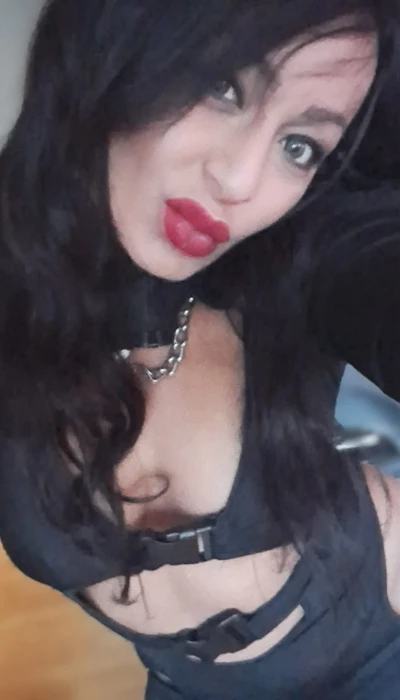 Bizarrluderleyla
