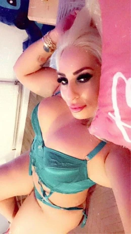 Kataleya Heisse Und Hingebungsvolle Liebe