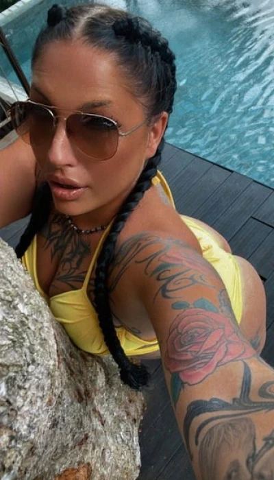 Curvy Chayenne