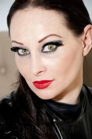 KATARINA KISS - NEUE NUMMER