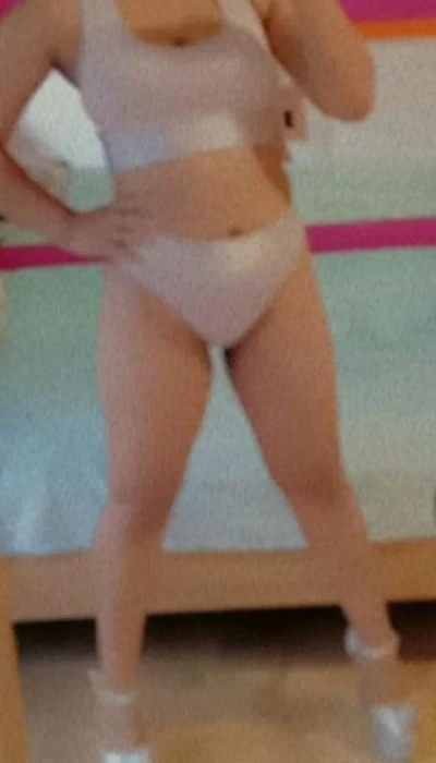 Zeynep Im Villa Erotica