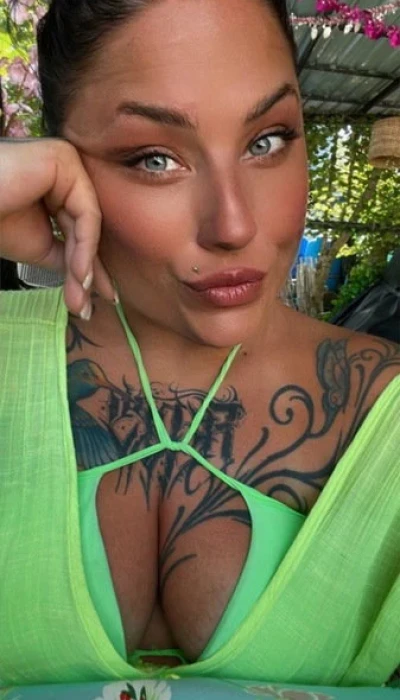 Curvy Chayenne