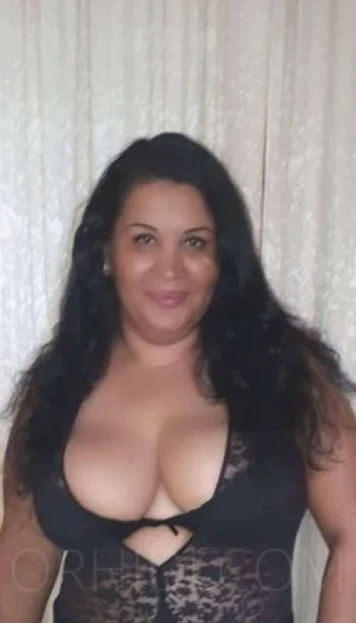 Yazmin geil - sehr üppig