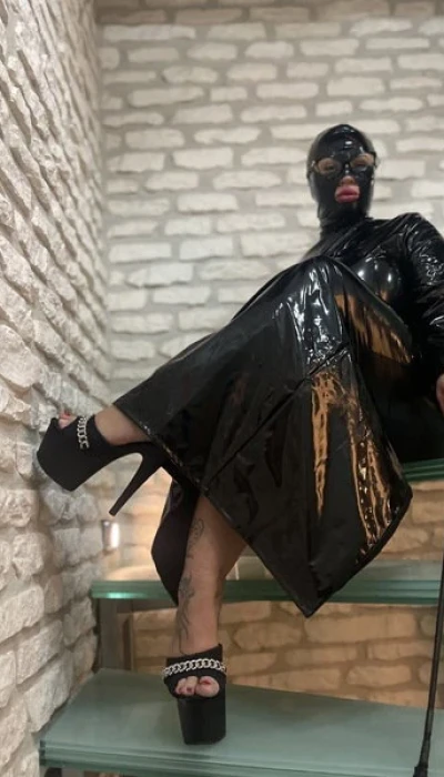 Bizarr Lady Carmen