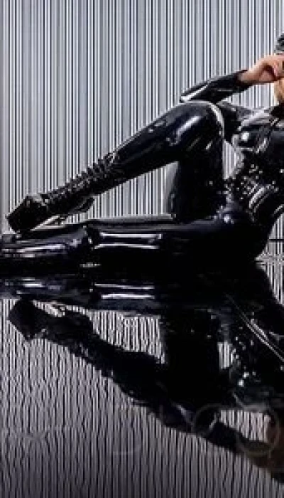 Valerie de Valor - Studio Centric