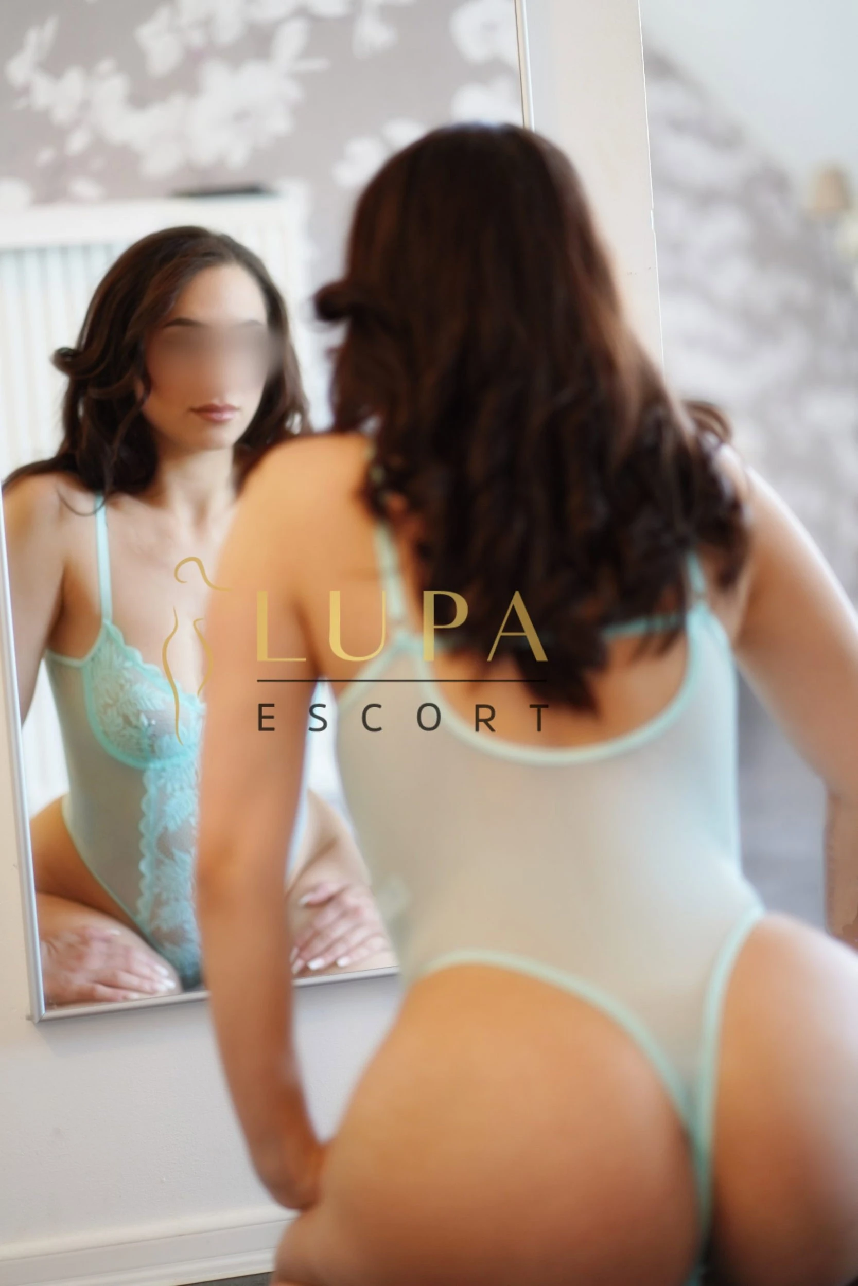 Elisa Lupa Escort