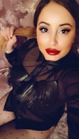 Selena - Party Girl (18+)
