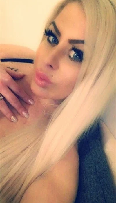 German Emily Curvy