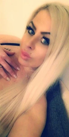 German Emily Curvy