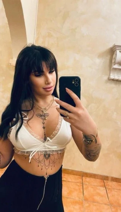 Amely Sexy