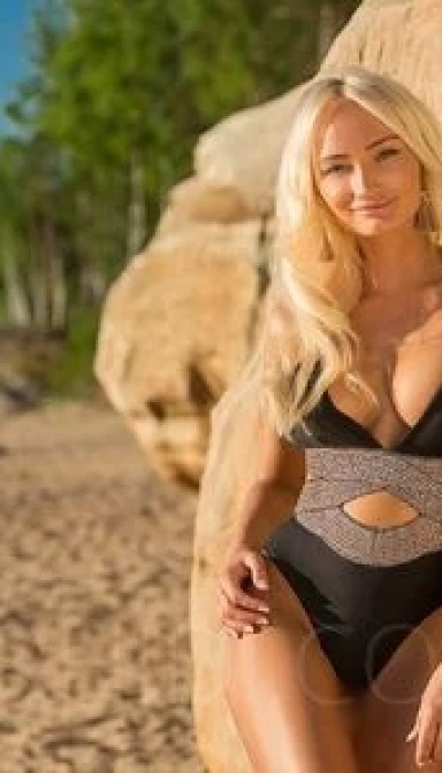 Ella blond