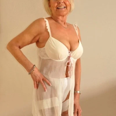 Christina Heisse 62 Jahrige Klimatisiert
