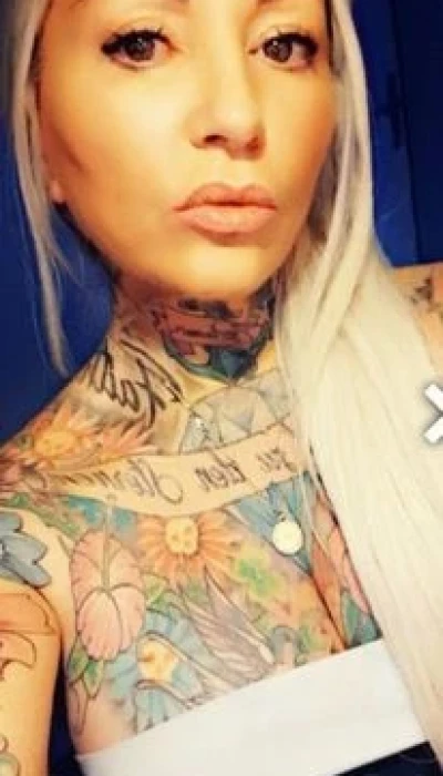 Tattoomodel Gina blond P*rno