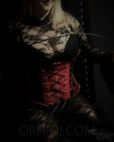 Switcherin Lana Xtrem im Studio Centric