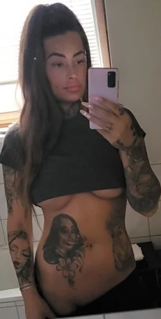 Deutsches Tattoo Model Lilli