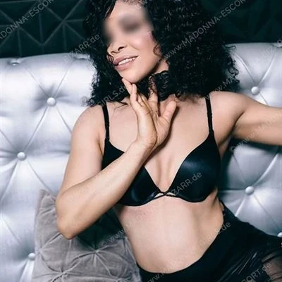 KELIS - MADONNA-ESCORT A. BESUCHBAR