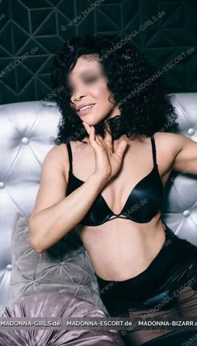KELIS - MADONNA-ESCORT A. BESUCHBAR