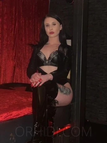 Nina aus Deutschland - Rollenspiel Expertin im Studio Fröhlich