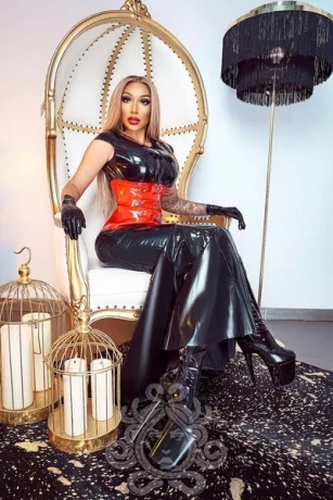Domina Riana Bizarr Residenz Hekate