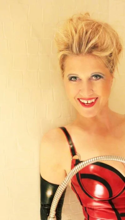 Rubber Cleo