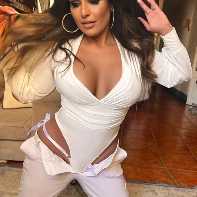 Beatriz Fernandez Feuer Latina