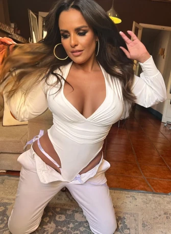 Beatriz Fernandez Feuer Latina
