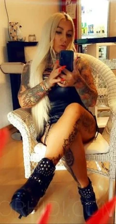 Tattoomodel Gina blond P*rno