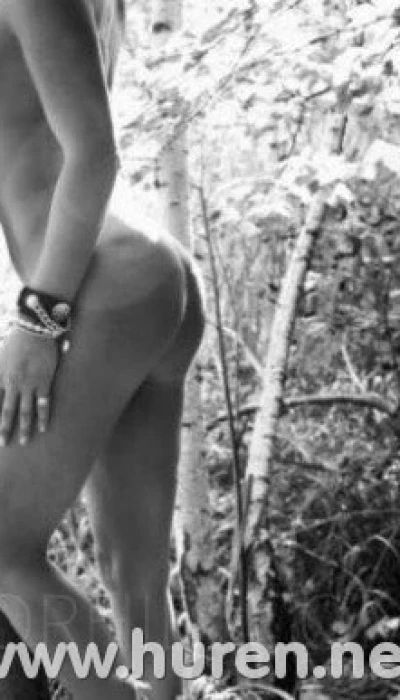 Lara (27)