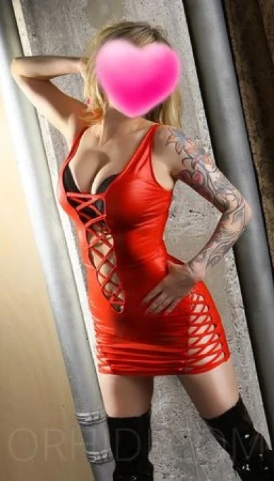 Annika aus der Ukraine im Salon d'Amour