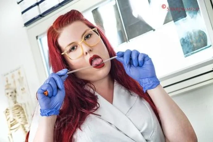 Miss Kinky La Rouge / Fr. Dr. La Rouge