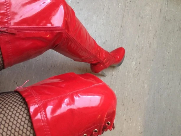 BIZZARLADY