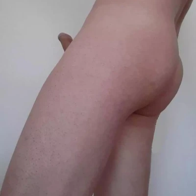 Verlegen Man Zoekt Lieve Vrouw