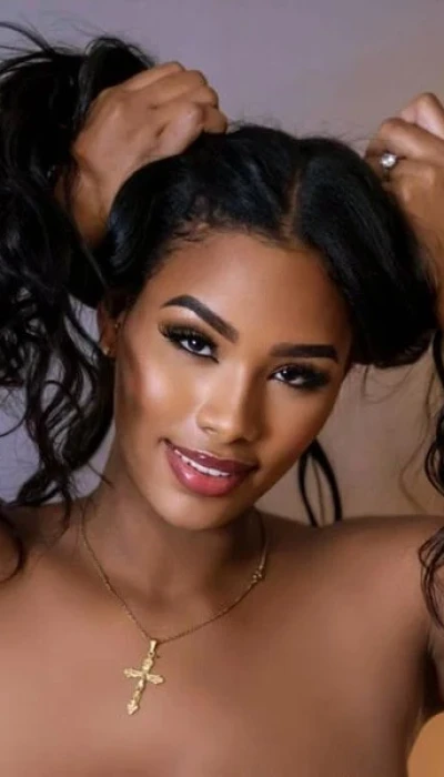 Naomi Lucky Girls