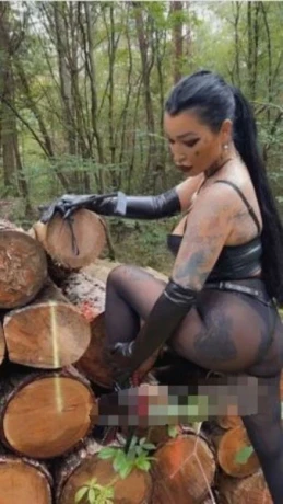 Domina Vicky