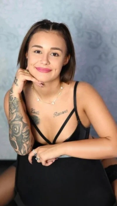 Naty Im Studio Royal