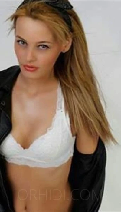 TRAUMGIRL RANYA 22J. IM LAUFHAUS 109