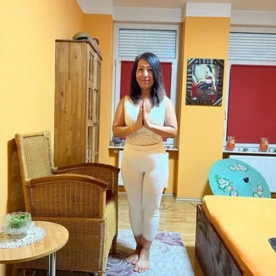 Lynn Erotische Massage Mit Nippelspiel