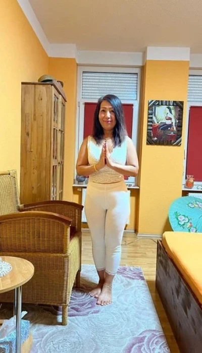 Lynn Erotische Massage Mit Nippelspiel