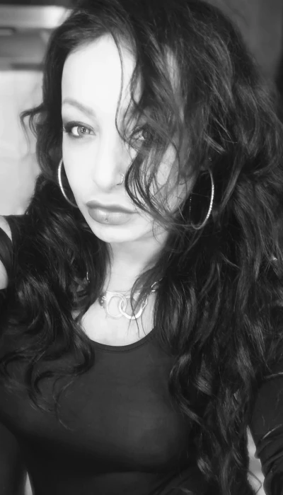 Bizarrluderleyla