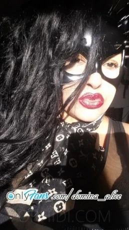 Bizarrlady - Nur Videochat, Telefonsex & Videoclipverkauf